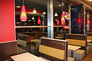 Burger King Drive-In-Restaurant München Pollingerstr. in neuem Design am 13.03.2010 wiedereröffnet (©Foto: MartiN Schmitz)
